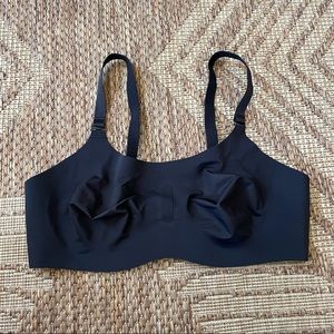 KNIX WEAR black no wire, not Padded nylon spandex bra. Size 4 34 C 32 34 D